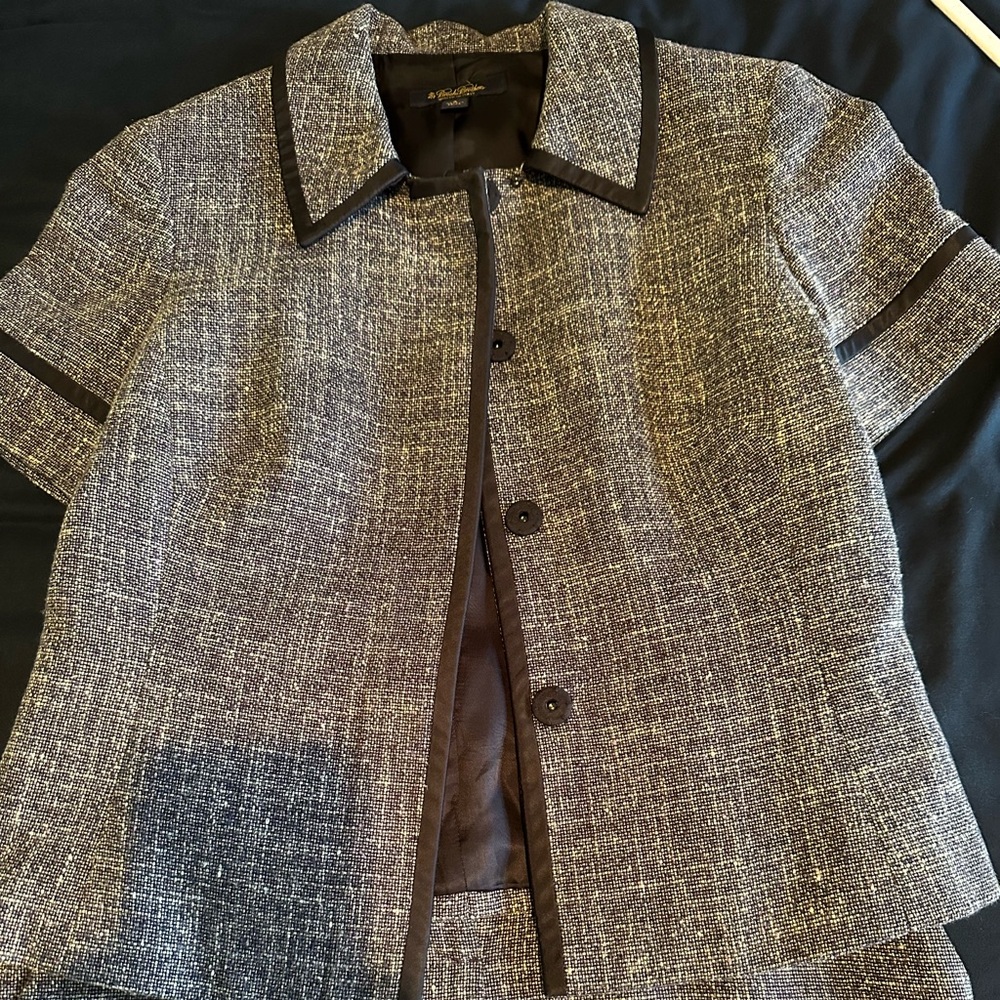 Brooks Brothers Navy Two-Piece Women's Suit - Picture 5 of 5